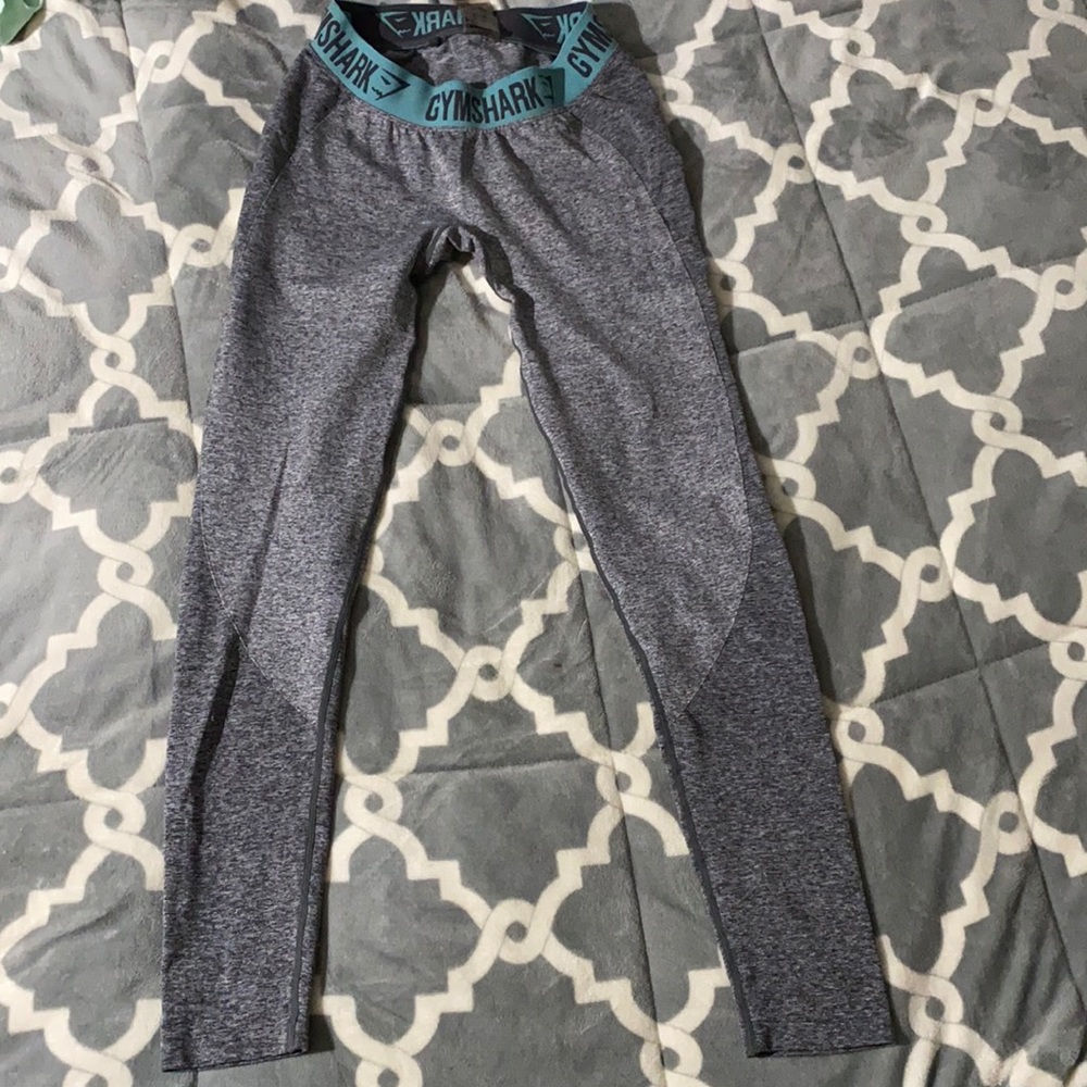 gray gym shark leggings size medium